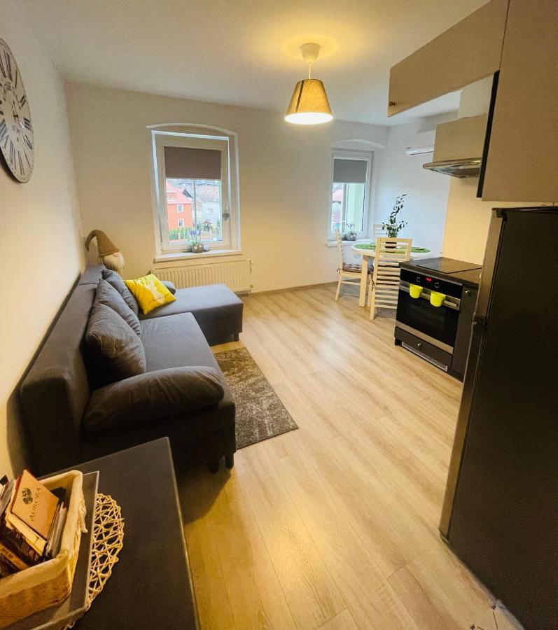 Apartament Oliwia Apartment Jelenia Góra Exterior foto